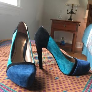 BCBG Generation Retro Unique Heel